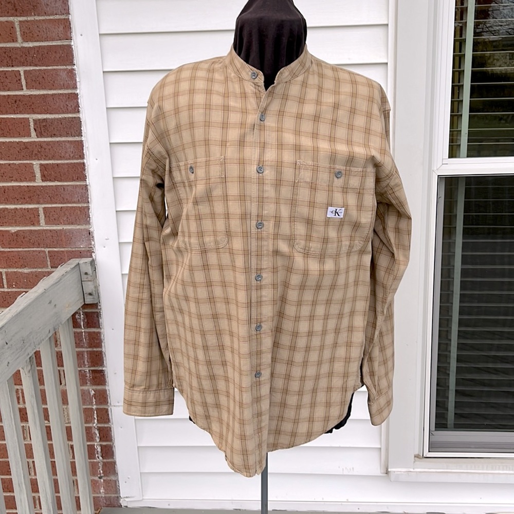 Men’s casual plaid shirt